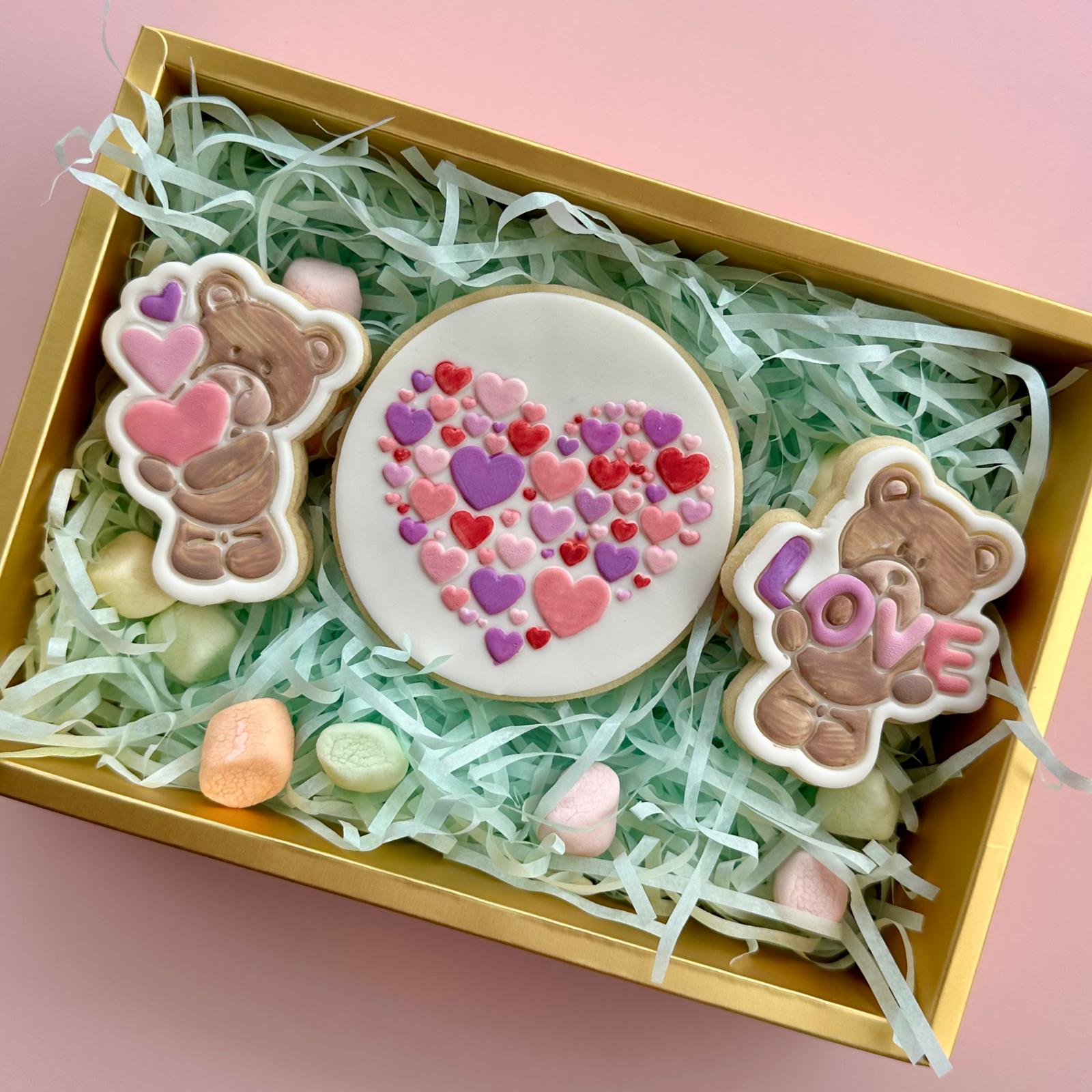 Bear Hugs cookie set (from A Dollop of Dazzle)